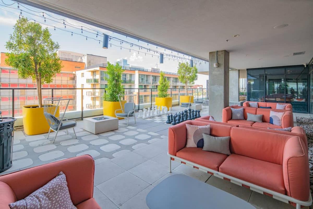 Detailed 2Bd, Highrise Dt, Pool, Gym, Parking, Sleeps 8 Apartment Phoenix Exterior photo