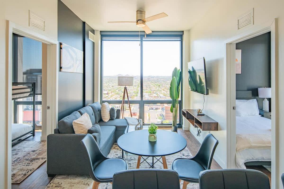Detailed 2Bd, Highrise Dt, Pool, Gym, Parking, Sleeps 8 Apartment Phoenix Exterior photo